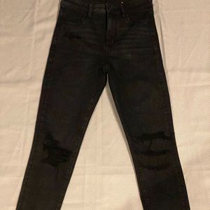 Brand new never worn ripped style for woman 👩 from American eagle 🦅